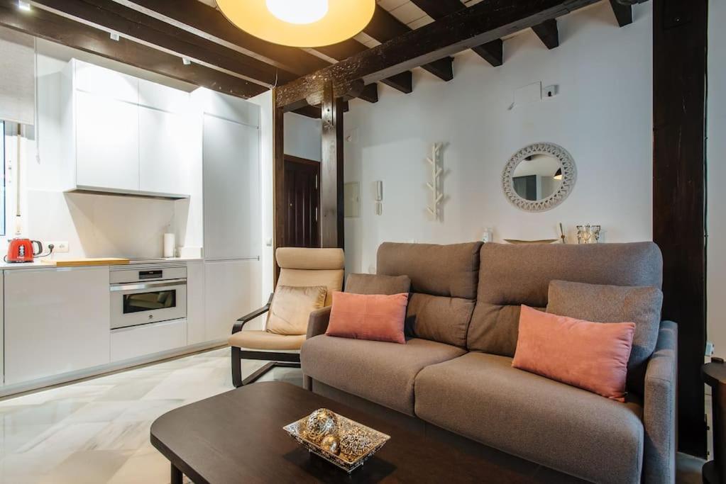 Ad2B Apartment, 300M From Cathedral With 2Br Sevilha Exterior foto