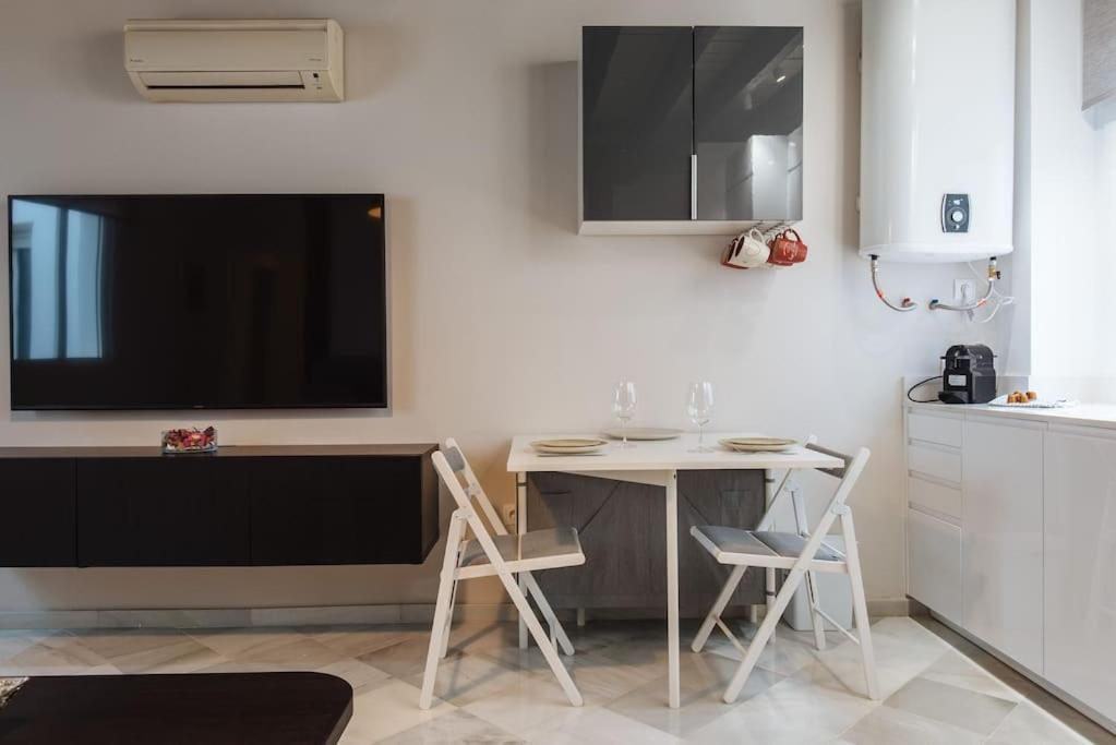 Ad2B Apartment, 300M From Cathedral With 2Br Sevilha Exterior foto